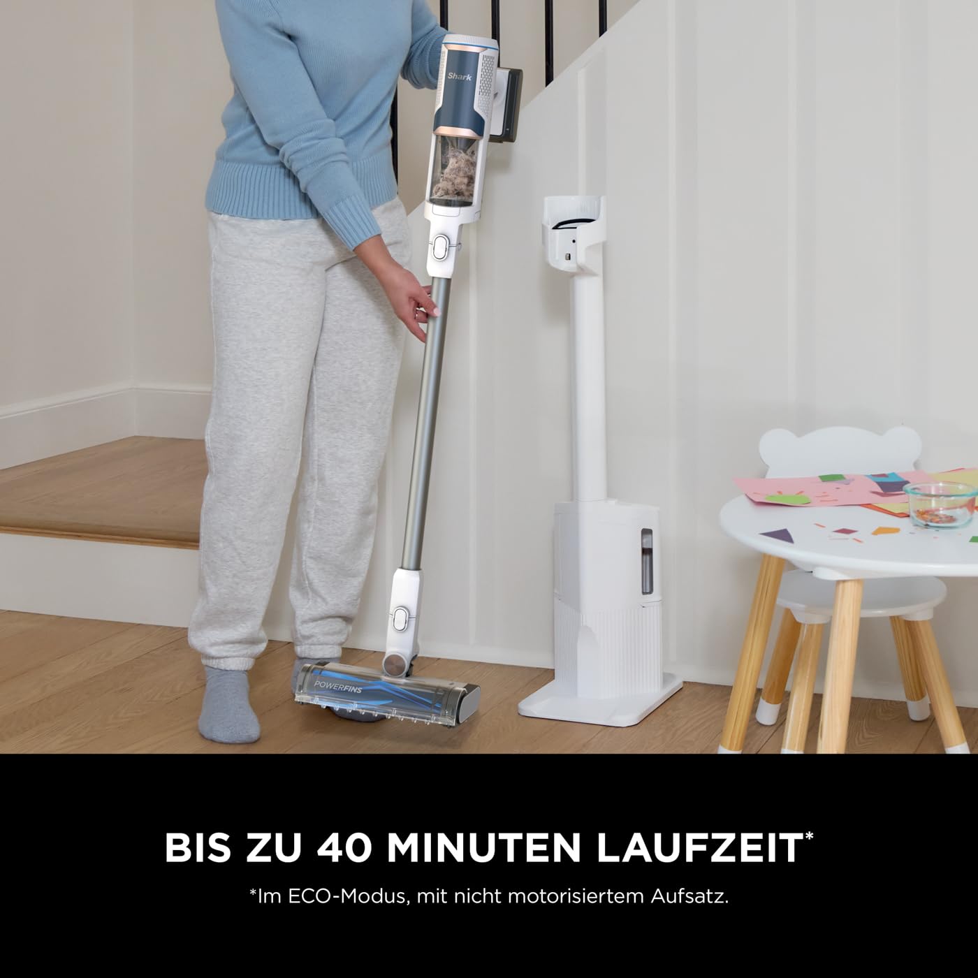 Shark Detect Clean Akku-Staubsauger, 60 Min Laufzeit, starke Saugkraft, DirtDetect, 2L Selbstentleerung, Anti-Hair-Wrap, Fugenaufsatz, Weiß.